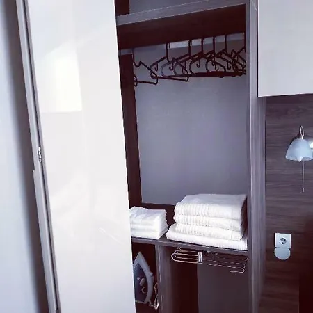 Alexandra Apartment